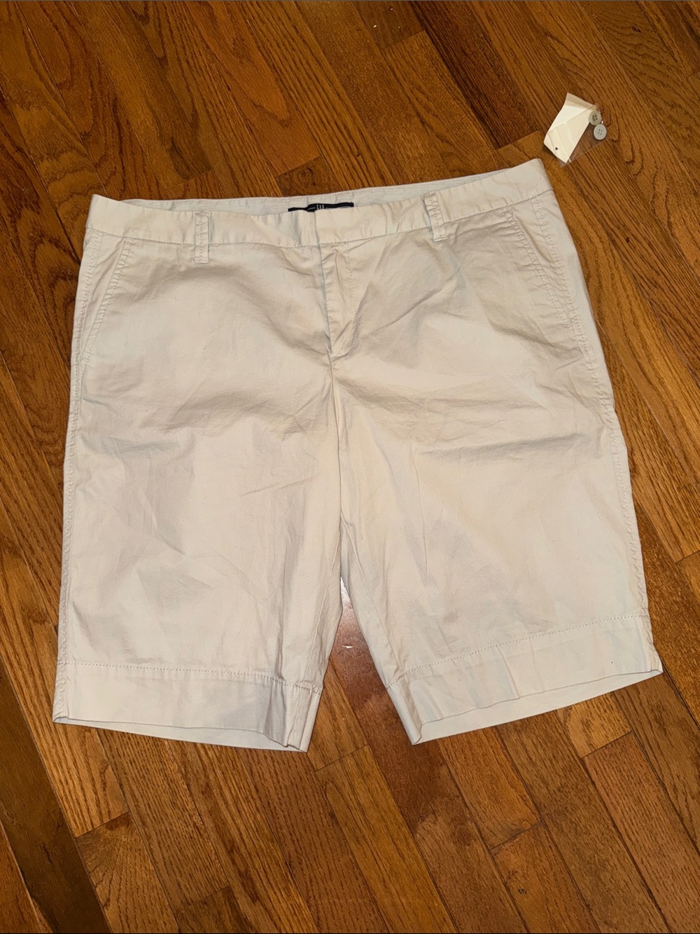 GAP Women's Tan Bermuda Shorts - NWT - Size - 16